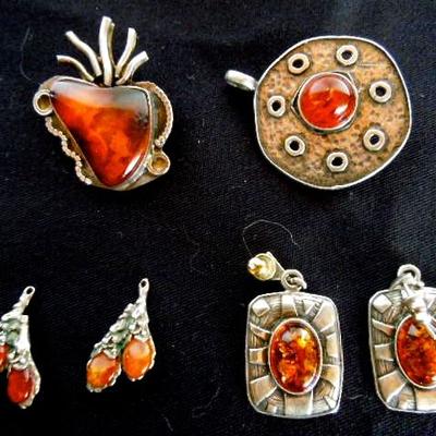 Lot 16: Group of Amber Jewelry Set in Silver