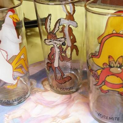 Souvenir In Cartoon Glassware #185 