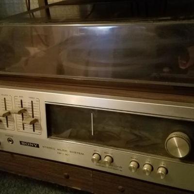 Turntable, VCR And Speakers - Lot # 222 