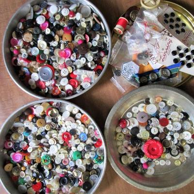 LOADS of Buttons #317