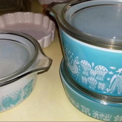 Vintage Pyrex With Lids #176 