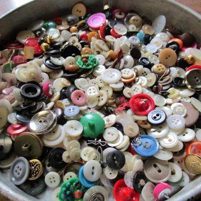 LOADS of Buttons #317