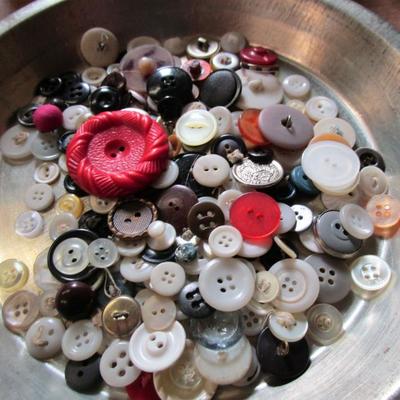 LOADS of Buttons #317