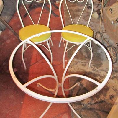 Vintage Iron Cafe Table & 2 Chairs #322