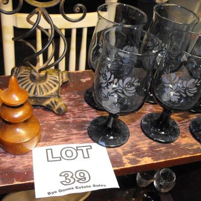 LOT 39  Norman Rockwell Platter and Glassware