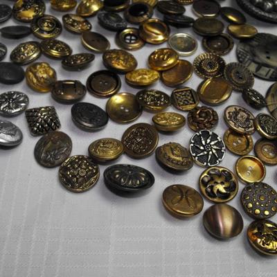 LOT 37  Antique and Vintage Buttons