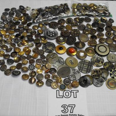 LOT 37  Antique and Vintage Buttons