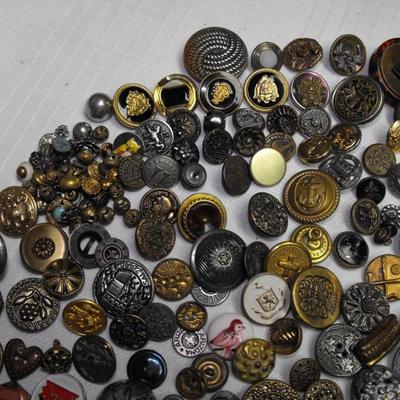 LOT 16  Antique and Vintage Metal Buttons