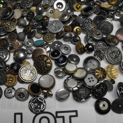 LOT 18  Antique and Vintage Metal Buttons