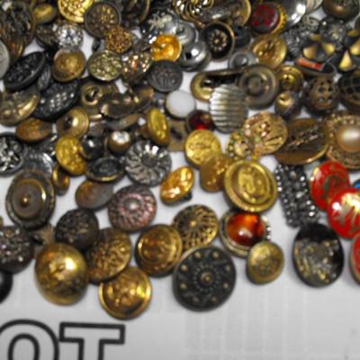 LOT 15  Antique and Vintage Metal Buttons
