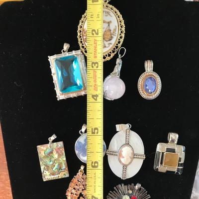 Lot of 10 Pendants [2012]