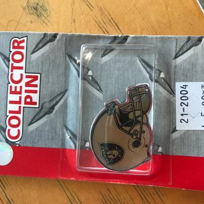 Lot of Oakland Raiders Collectibles [2067]