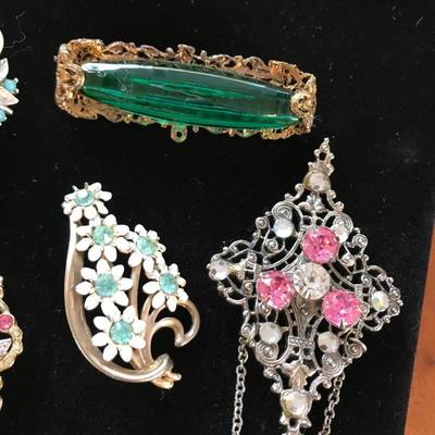 Lot of 10 Pendants / Brooches [2014]