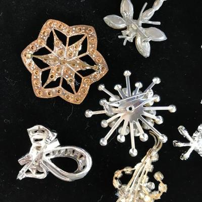 Lot of 10 SPARKLING FLASHY Brooches / Pins [2036[