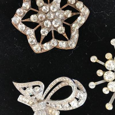 Lot of 10 SPARKLING FLASHY Brooches / Pins [2036[