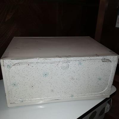 Starburst Metal Bread Box