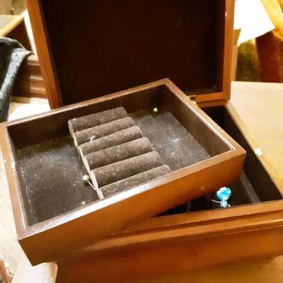 Vintage jewerly box 