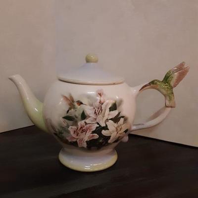 Leraliv Teapot
