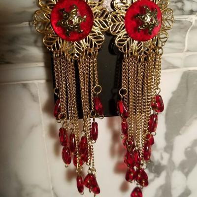 Vtg ruby Celluloid long strand earrings with danglers gold chains filigree base 