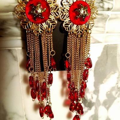 Vtg ruby Celluloid long strand earrings with danglers gold chains filigree base 