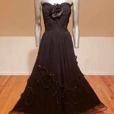 Circa 1920-30's Strapless gown tulle satin and sequins embroidery millinery rose