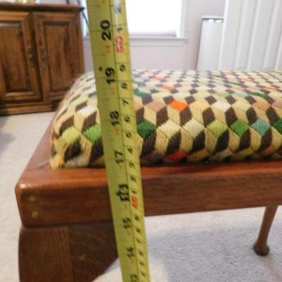 Small Wood Framed Sitting Bench with Cross Stitch Seat Cushion 18