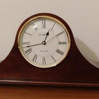 Howard Miller Wood Case Mantle Clock Battery Operated