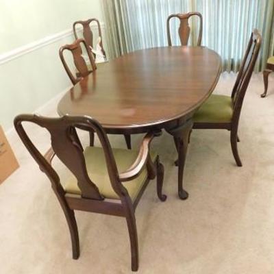 Ethan Allen Dining Table with Six Upholstered Seat Chairs and 18