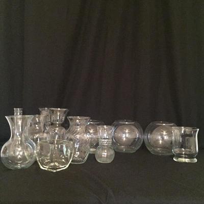 Lot 23 - Collection of vases 