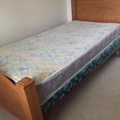 Lot 17 - Twin Bed 