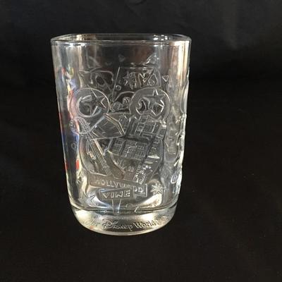 Lot 1 - 8 Mickey Mouse Glasses