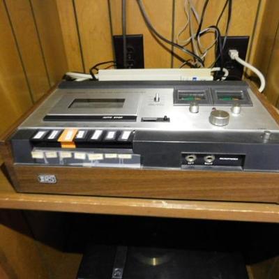 Stereo Set Realistic Turntable and Reciever Plus Tape Player and Sony CD