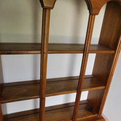 Solid Wood Curio Shelf with Plate Grove 24