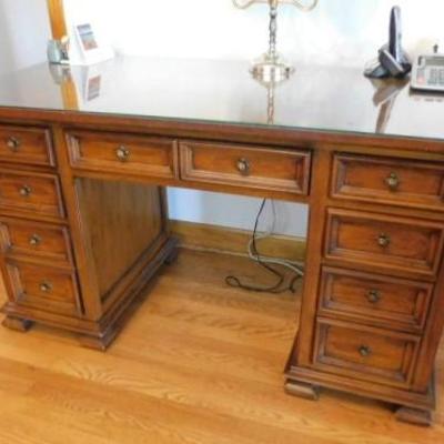 Ethan Allen Executive Solid Wood Desk with Cubby Finished Back 55