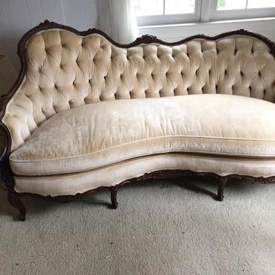 Lot 137 - Victorian Velvet Tufted Couch