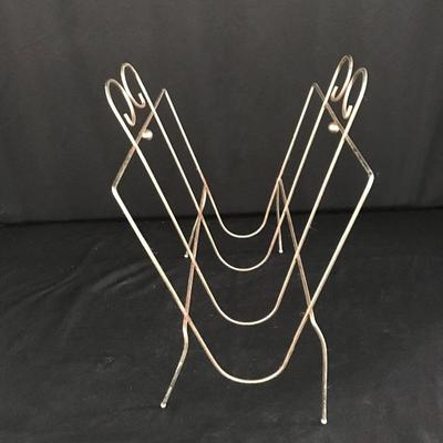 Lot 59 - Vintage Media and Wire Rack