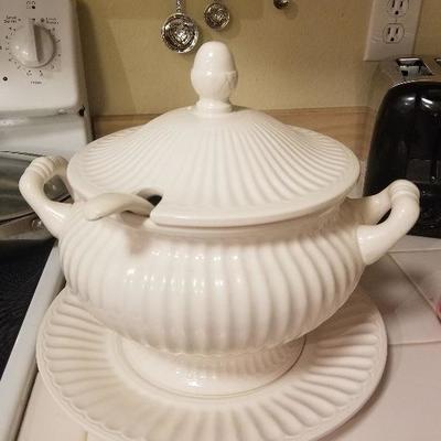 White ceramic soup tureen Made In Japan 