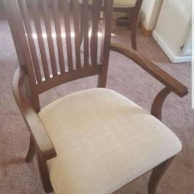 NICE Dining Room Table With Leaves & 6 Chairs 