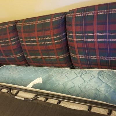 Plaid LIKE NEW Hide-a-bed Couch / Sofa 