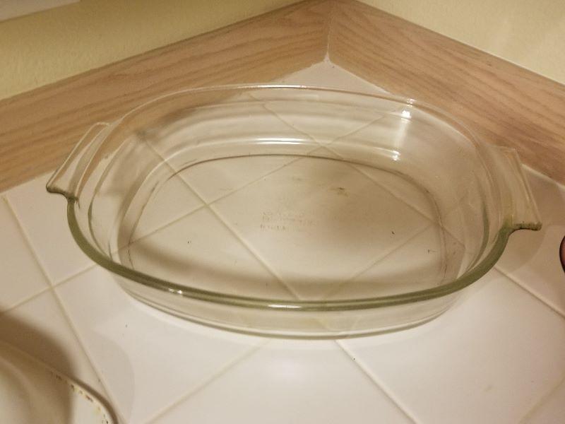 Oval glass pyrex casserole dish