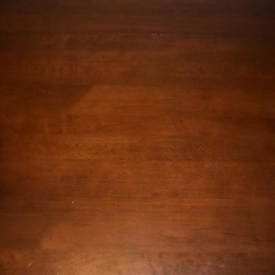 NICE Dining Room Table With Leaves & 6 Chairs 
