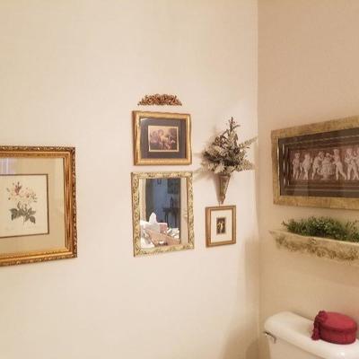 8 Decorative pieces Framed art, shelf mirror 