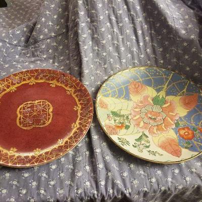 2 Decorative Plates 