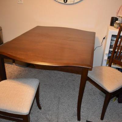 NICE Dining Room Table With Leaves & 6 Chairs 