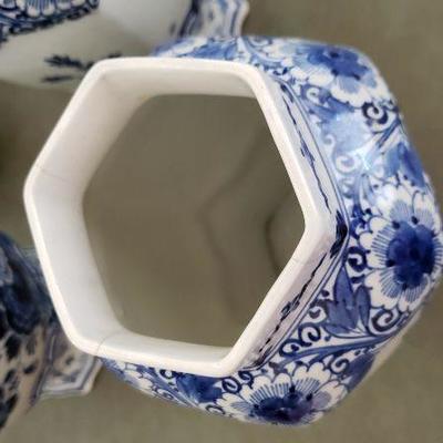 Delft pottery blue & white