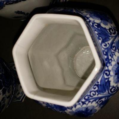 Delft pottery blue & white