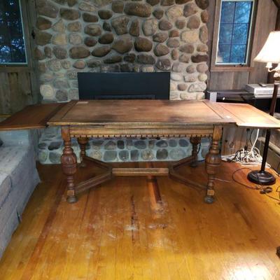 Antique Oak Expandable Table