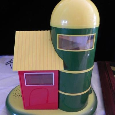 John Deere Stein & Silo Bank