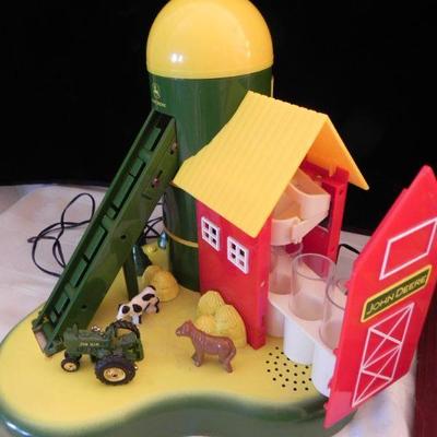 John Deere Stein & Silo Bank