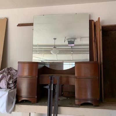 Antique Vanity with 4 drawers and large mirror